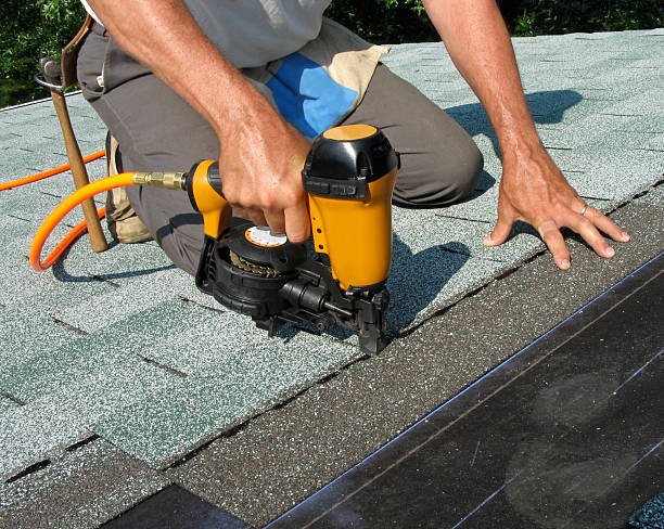 Best Residential Roofing Contractor  in New Holstein, WI